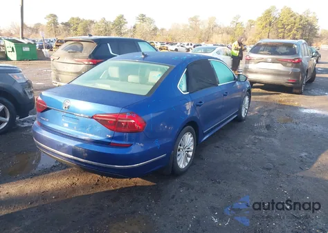 2017 Volkswagen Passat 1.8T Se z USA, uszkodzony, nr VIN 1VWBT7A33HC010613